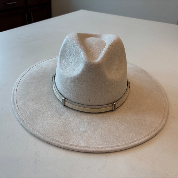 Ivory Wide-Brim Felt Hat โ Western/Boho Style - Picture 3 of 6